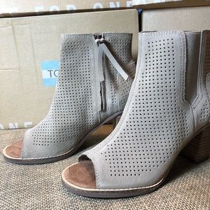 TOMS Majorca Suede Perforated Size 5.5 NWT